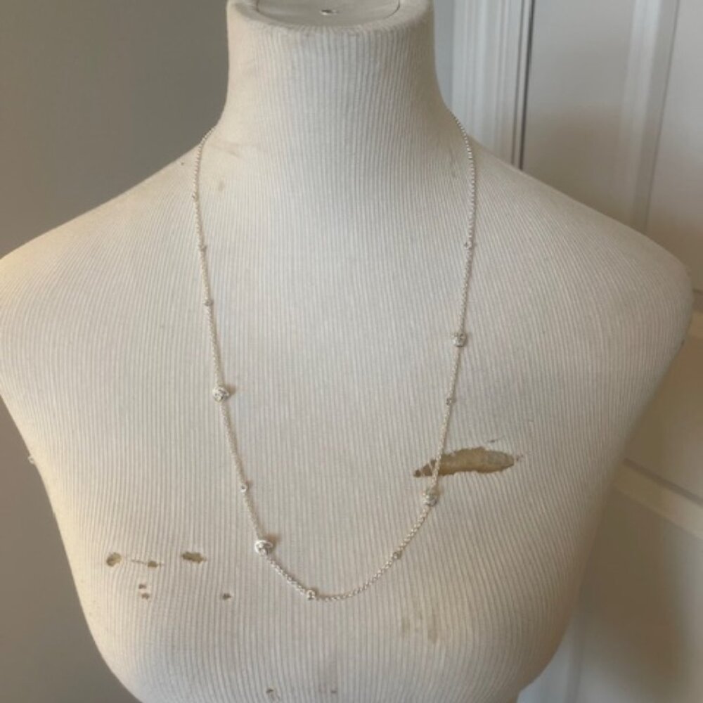 Adjustable Kendra Scott Love Knot necklace